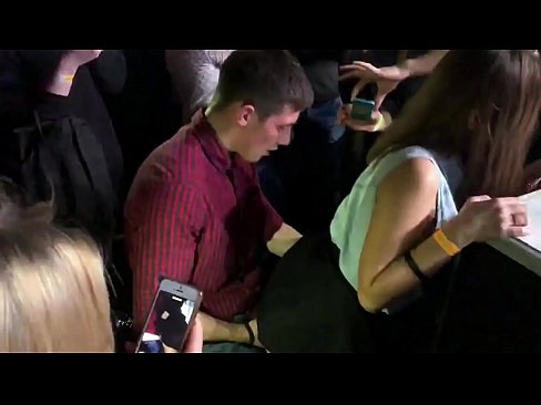 ❤️ Sexe real en una discoteca russa. Noia russa de 18 anys a l'anus i la vagina follada en una discoteca ❤️❌ Porno al ca.com-porn-mz.ru ﹏