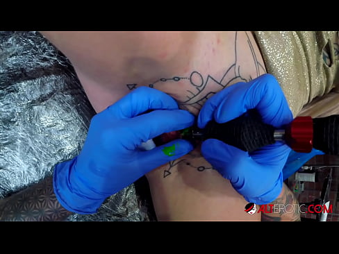 ❤️ La bomba Sully Savage, molt tatuada, es va tatuar al clítoris ❤️❌ Porno al ca.com-porn-mz.ru ﹏