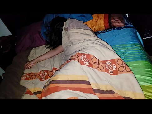 ❤️ El fillastre renya la seva jove madrastra mentre dorm. ❤️❌ Porno al ca.com-porn-mz.ru ﹏